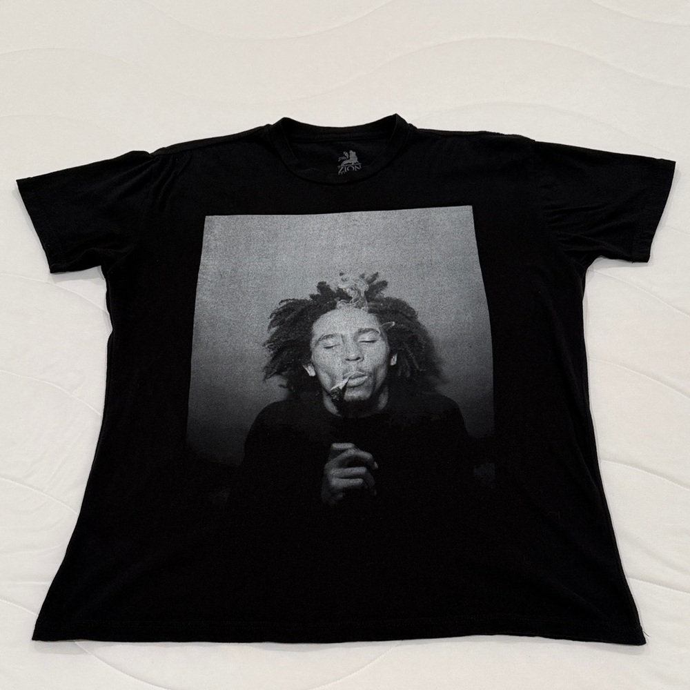 Zion Rootswear Black T-Shirt with Iconic Lion Print